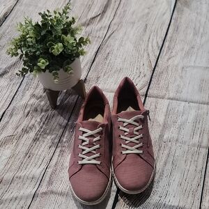 Clarks Women's Mauve Sneakers